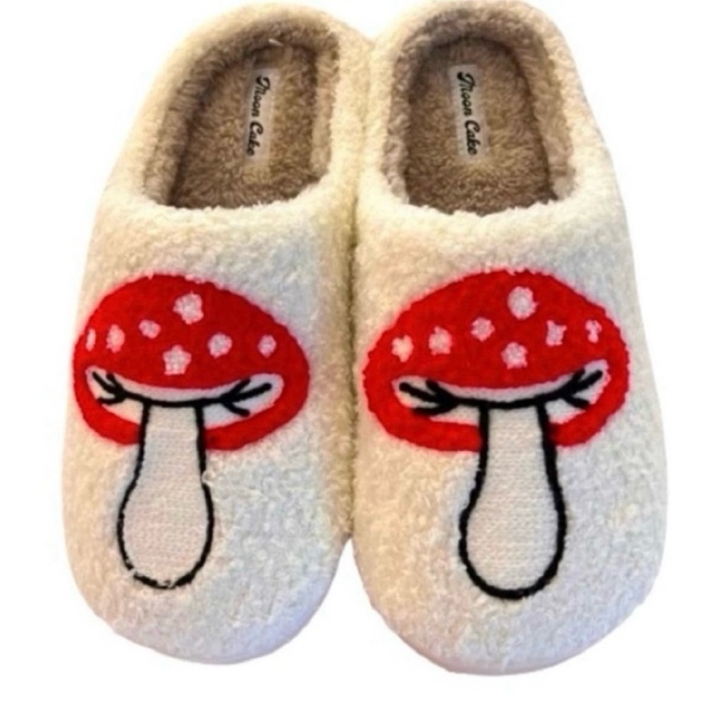 🆕- Moon Cake Plush & Mushroom Slipper. Size: 7-8